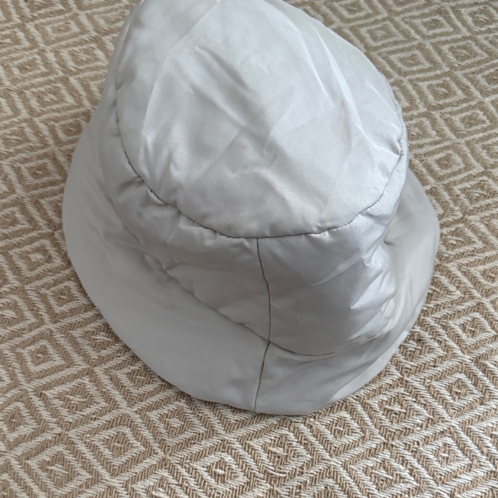 H&M Off-White Bucket Winter Hat Size 56